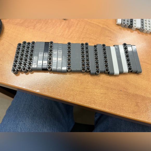 Assorted Lego technic NXT EV3 beams 250+ pieces - Picture 11 of 13